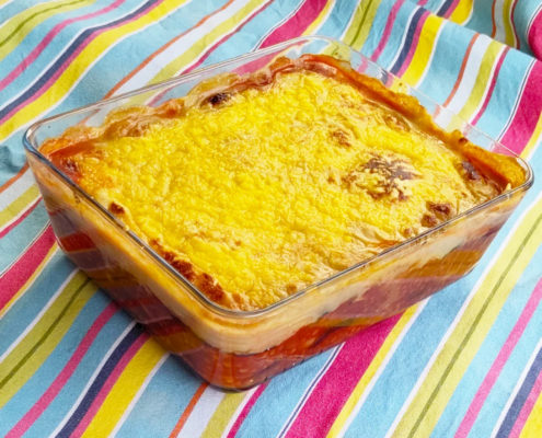 vegetarische moussaka met seizoensgroenten in september