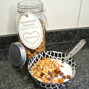 granola met sinaasappel en chocolade