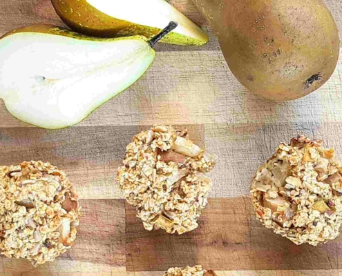 snelle havermoutmuffins met peer gezond ontbijt