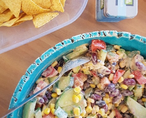 Mexicaanse salade met zwarte en kidneybonen