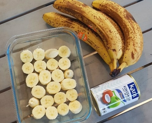 Met twee ingredienten maak je heerlijk romige bananenijs nicecream