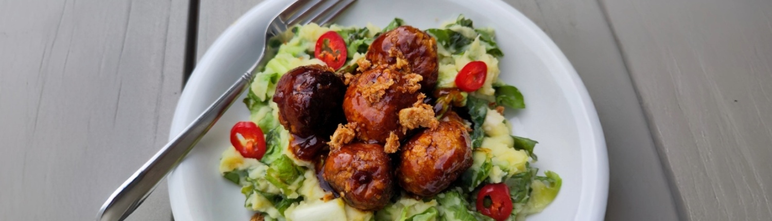 Vegetarische balletjes in ketjapsaus