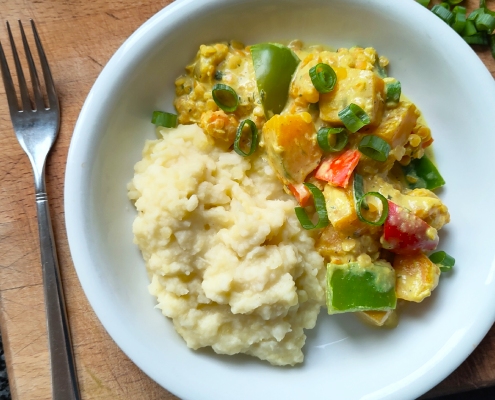 vegetarische pompoenstoof met paprika en linzen